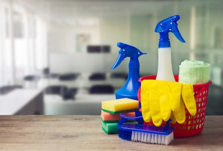 How a Clean Office Environment Enhances Employee Performance